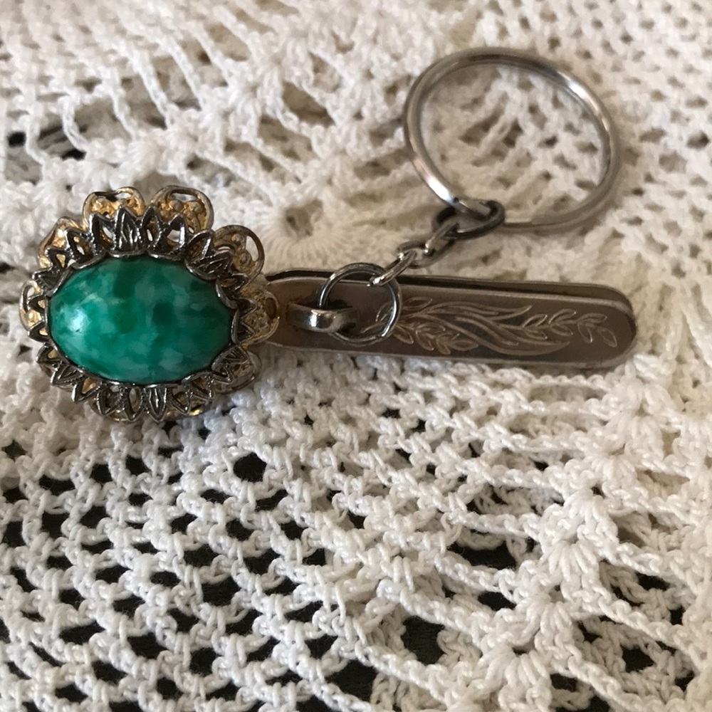 Vintage Gold Tone “Kings Key Finder” for Your Purse
